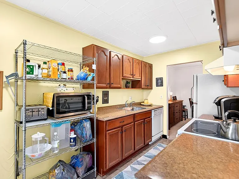 420 N Chestnut St #103 — Photo 6