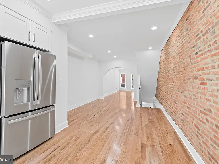 1434 Marshall St — Photo 17