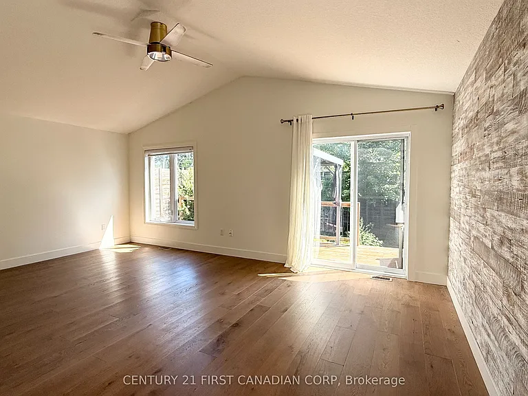 197 Baxter St — Photo 14