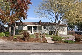 Exterior: 60 W. Summitt Dr