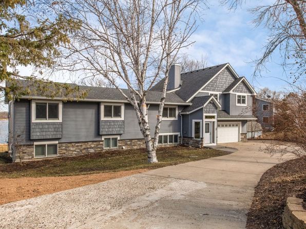 9265 Pierson Lake Dr, Chaska, MN 55318