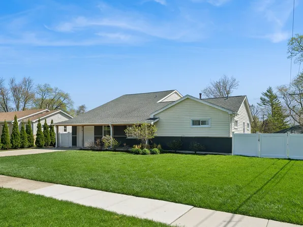 815 Cumberland St, Hoffman Estates, IL 60169