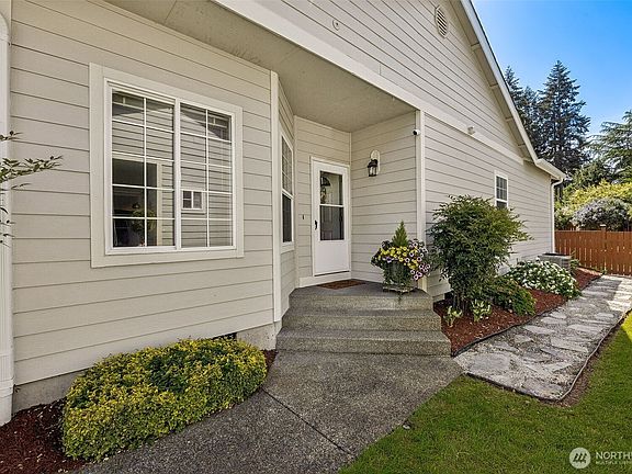 4th image of 11316 88th Avenue E