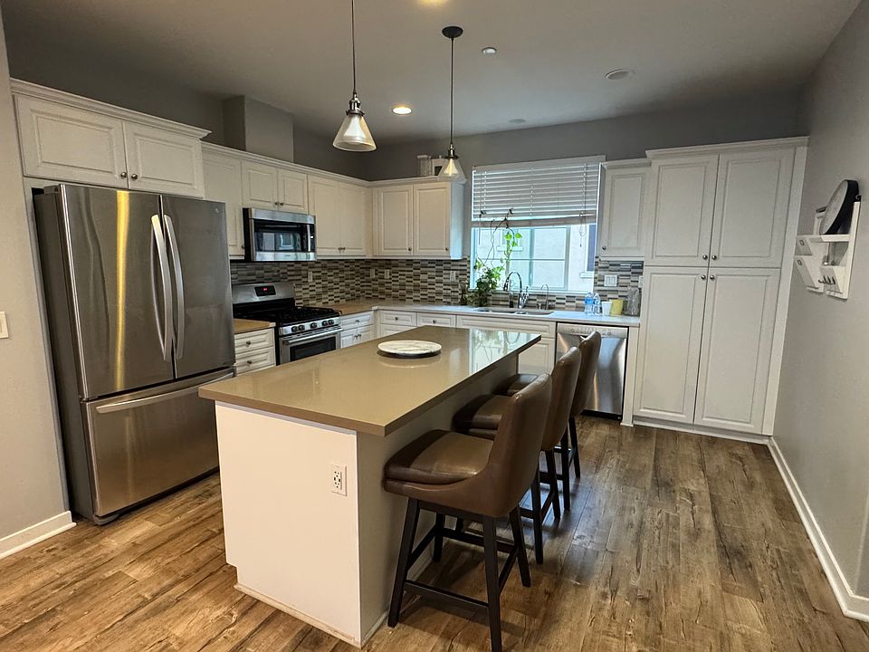 1st image of 23 Jenkins Dr