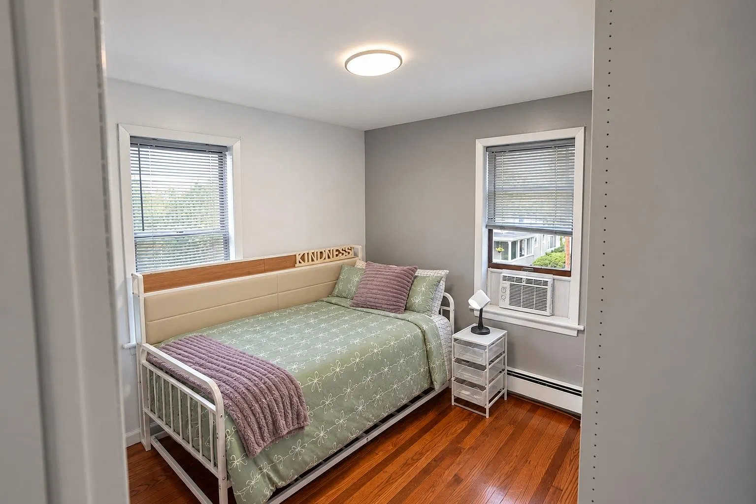 4 bed, 2.0 bath, 2000 sqft, $4,100 — Photo 4