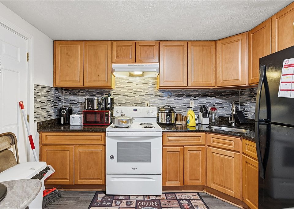 1st image of 29 Auna Dr APT 3