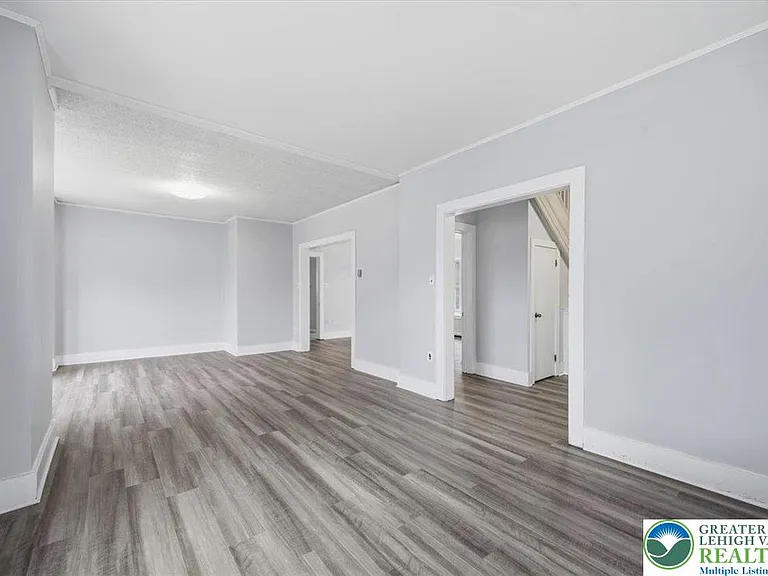 1229 Main St — Photo 7