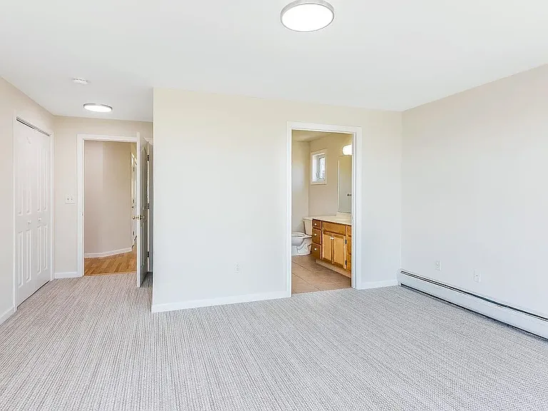 111 Claire Point Rd — Photo 3