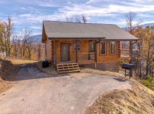 1026 Deer Path Ln, Gatlinburg, TN 37738