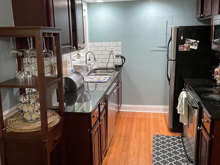 Kitchen (Main Level)