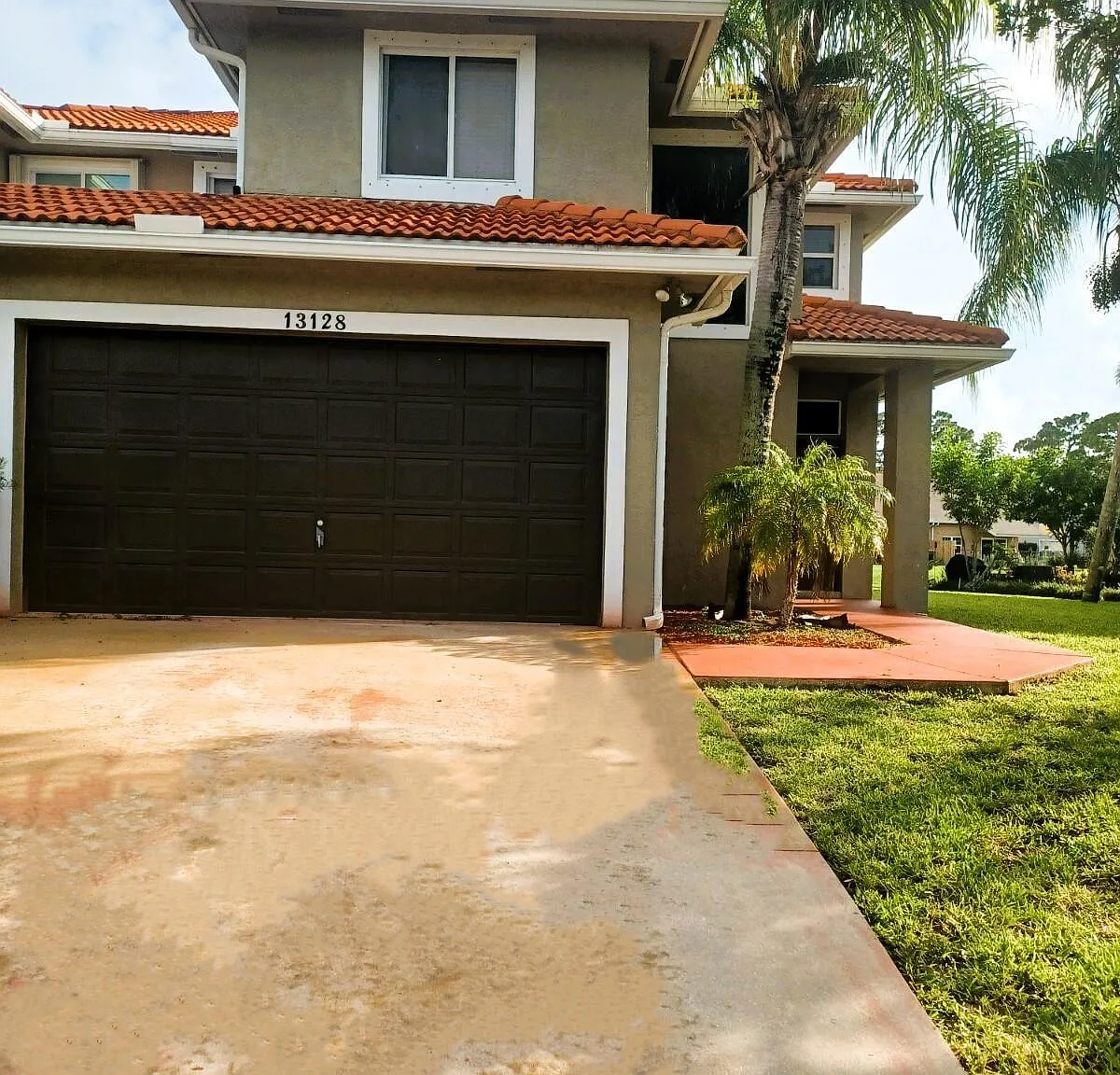 3 bed, 3.0 bath, 1729 sqft, $5,900 — Photo 1