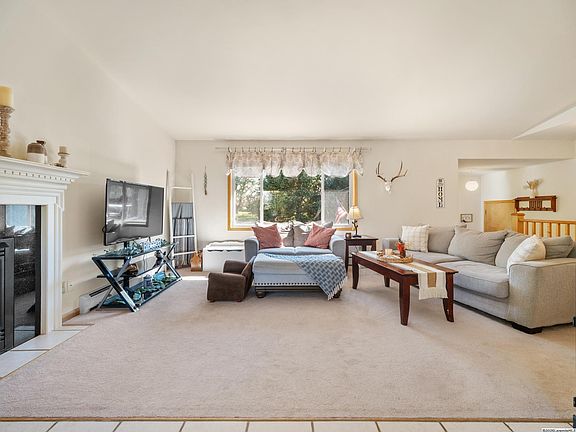 5th image of 110 Elk Dr