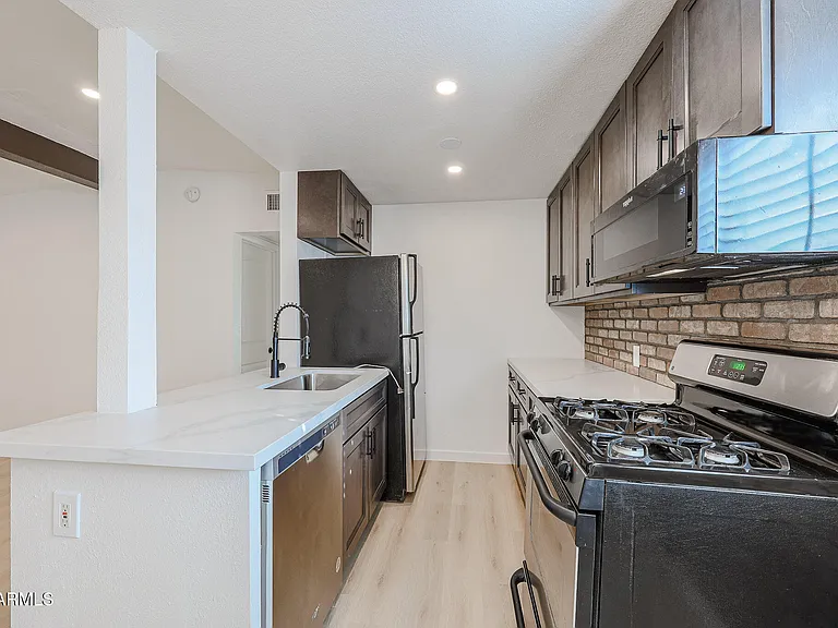 4224 N 12th St #202 — Photo 10