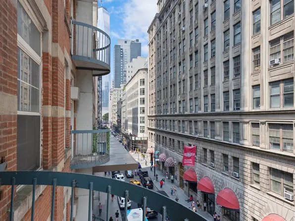 88 Fulton Street 319 image 2 of 10