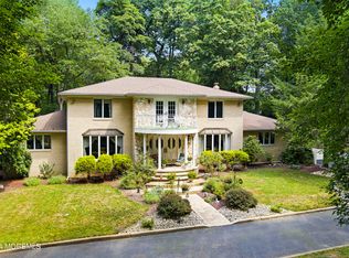 24 Peskin Rd, Farmingdale, NJ 07727