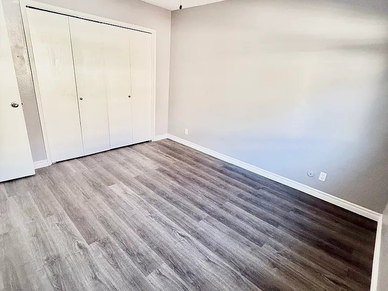 1125 W Pearl St #1 — Photo 5
