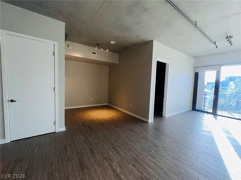 353 E Bonneville Ave #419 — Photo 2