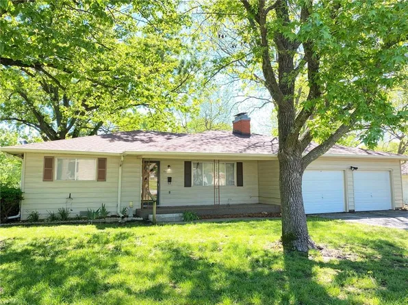 809 N Water St, Butler, MO 64730