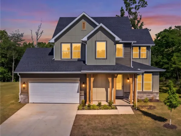 3 Carnahan Ln, Bella Vista, AR 72715
