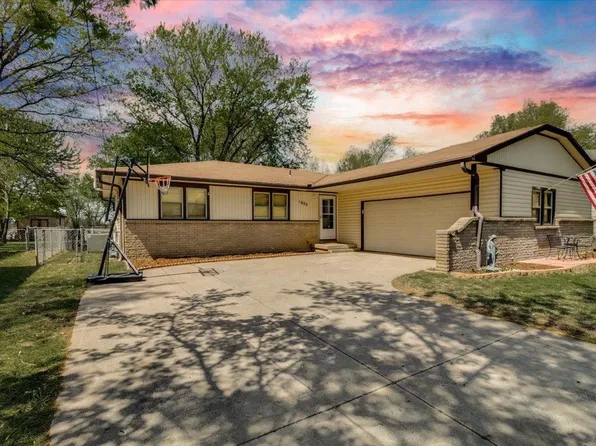 1005 N 1st Ave, Mulvane, KS 67110