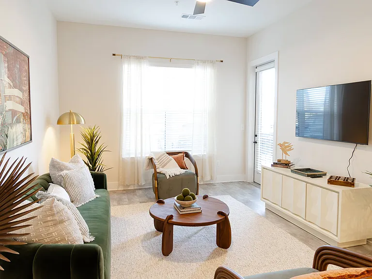 District at Riverside Apartments — Photo 101