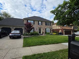 1393 E Gartner Rd, Naperville, IL 60540