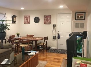 157 Central St APT 2, Foxboro, MA 02035