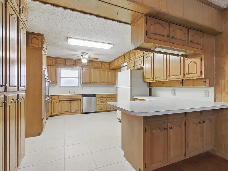 4920 County Road 803 — Photo 11