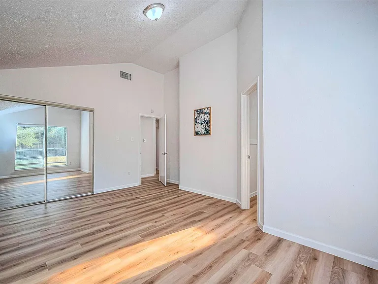 18211 Dinner Creek Dr — Photo 14
