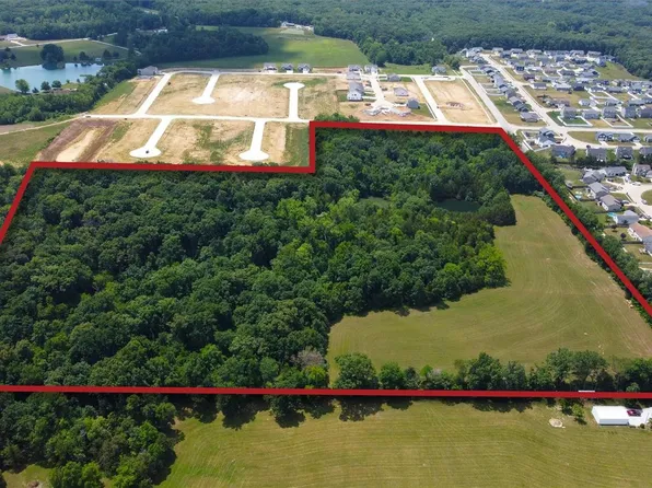 Pinckney St, Warrenton, MO 63383