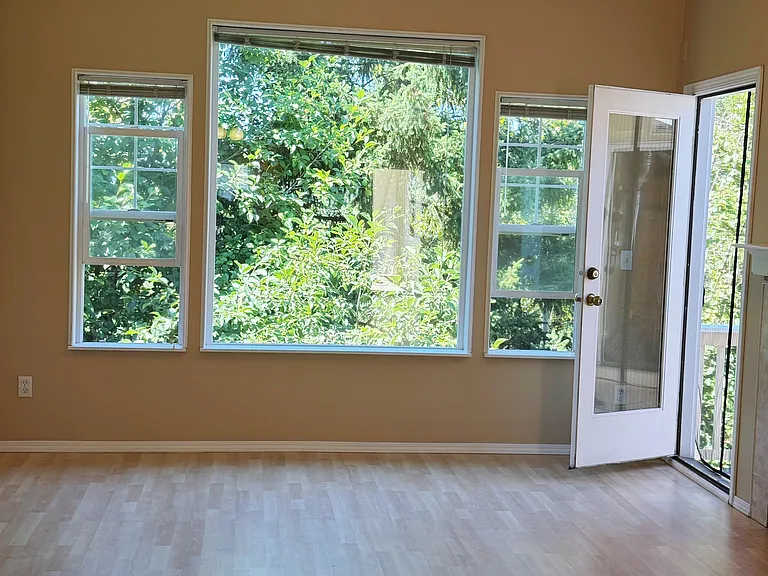 4704 Mill Pond Dr SE — Photo 9