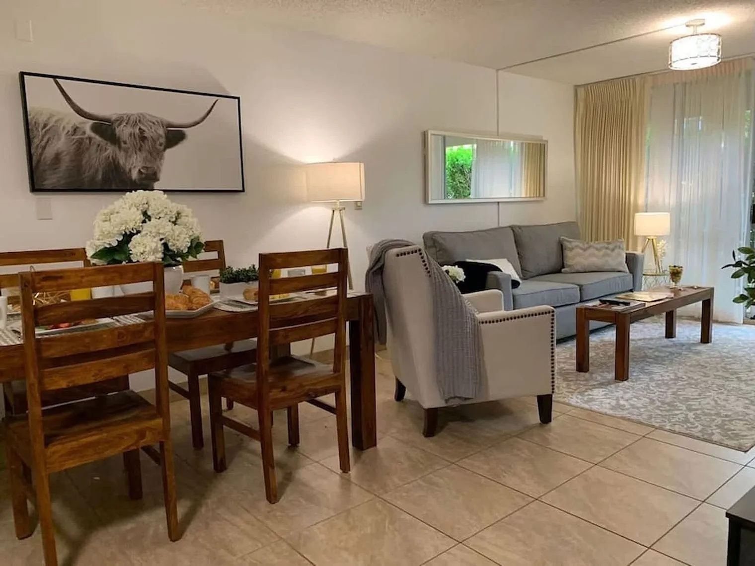 2 bed, 2.0 bath, 1076 sqft, $14,400 — Photo 4