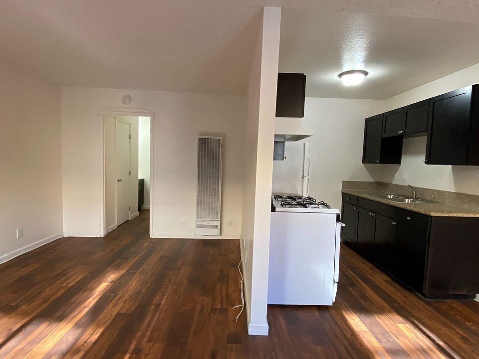 1st image of 4060 Euclid Ave