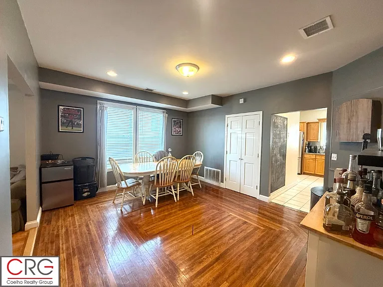 10 Eastman Rd — Photo 11