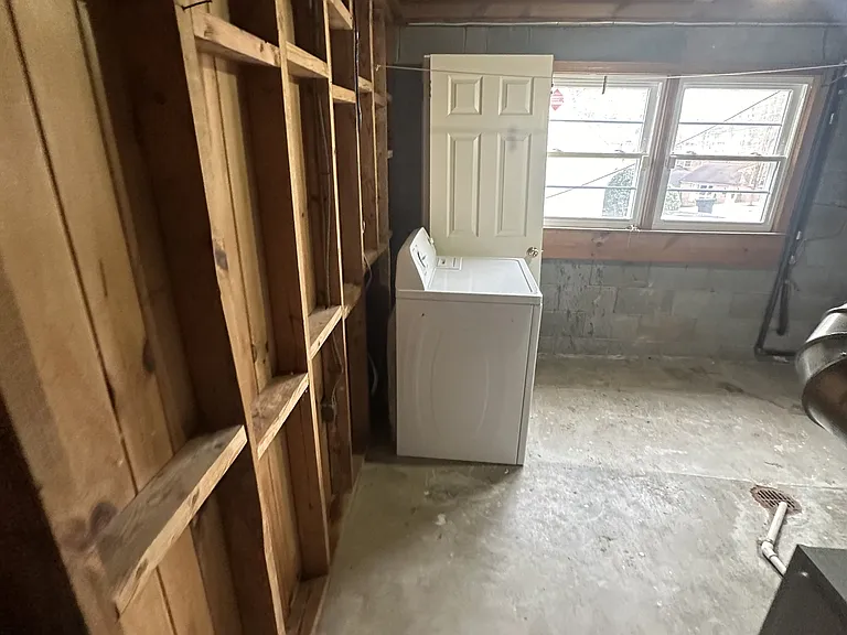 141 Dublin Ct — Photo 16