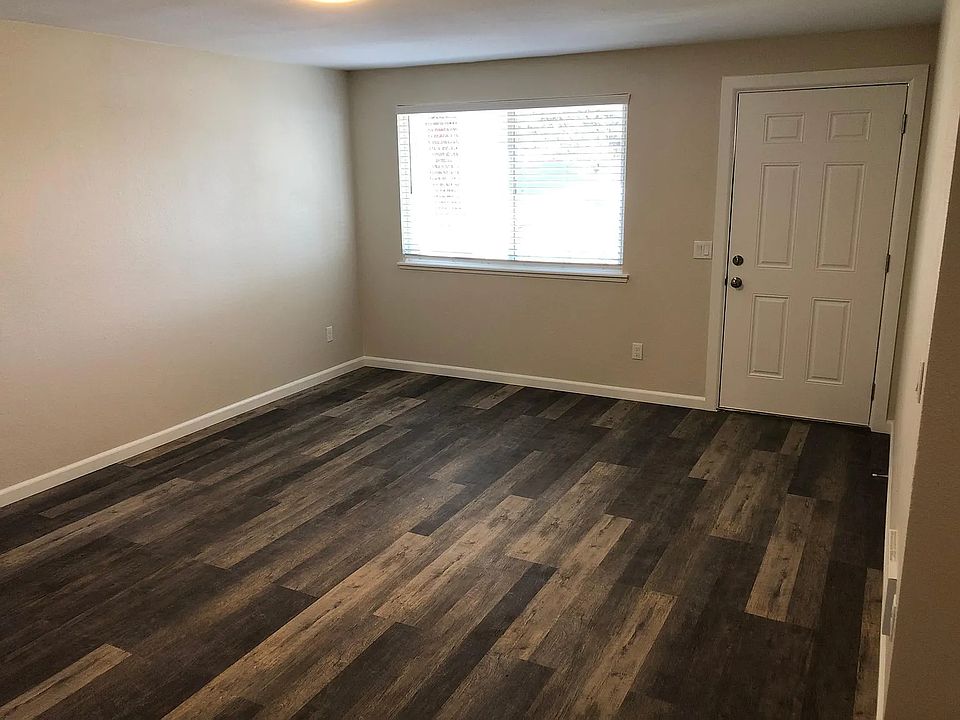 1st image of 702 SE 5th St