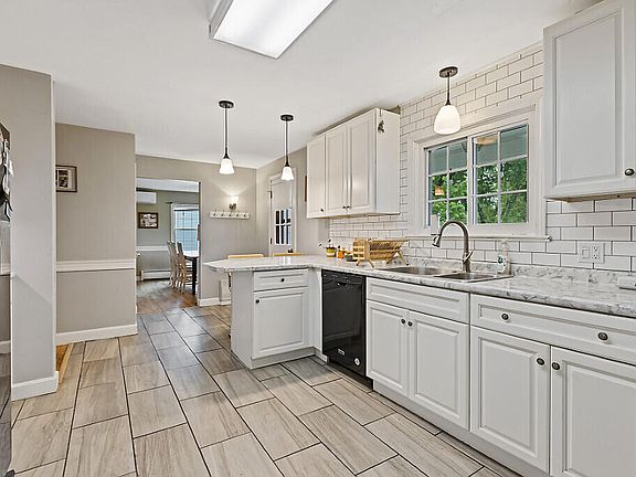 5th image of 56 Eustis Parkway