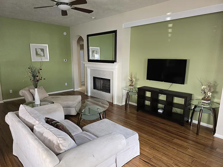 9406 Sunlake Dr — Photo 3