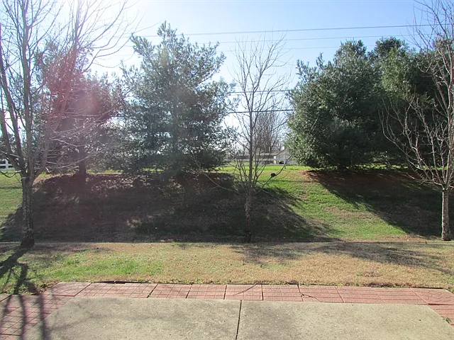 2651 Sutherland Dr — Photo 15