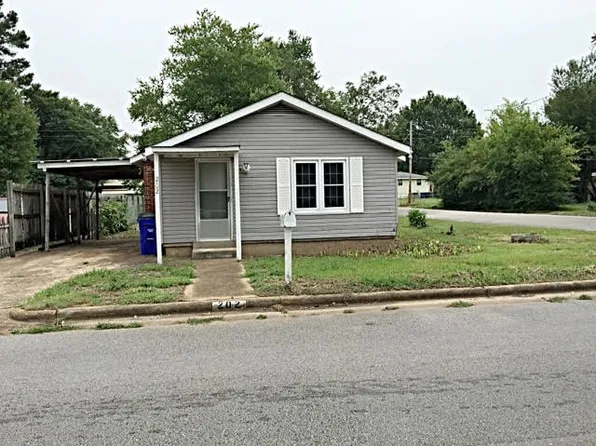 202 Crown St, Florence, AL 35630