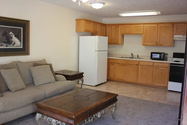 University Pointe Apartments — Photo 7