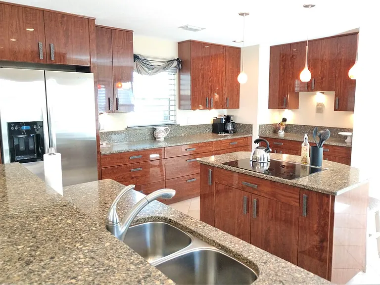 540 Clubside Cir — Photo 10