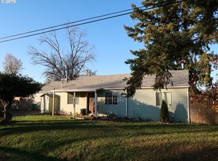 41 Sweet Ln, Cottage Grove, OR 97424