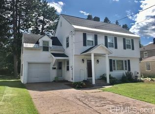 135 E Francis St, Ironwood, MI 49938