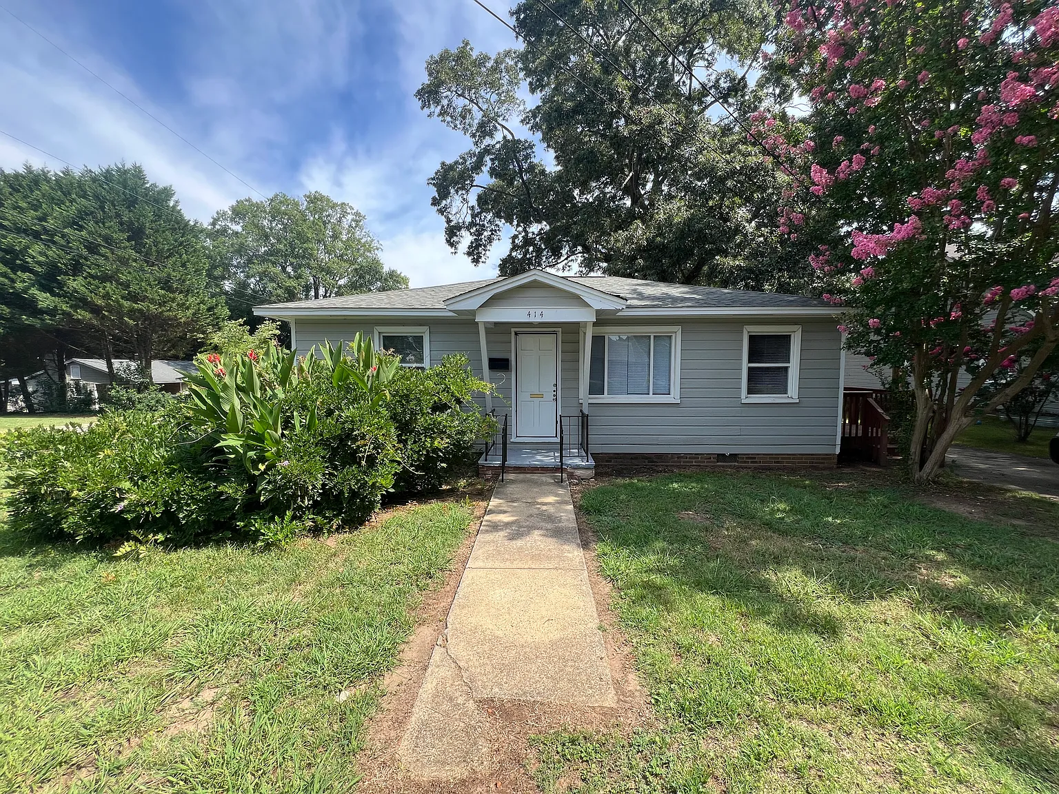 3 bed, 1000 sqft, $1,250 — Photo 1