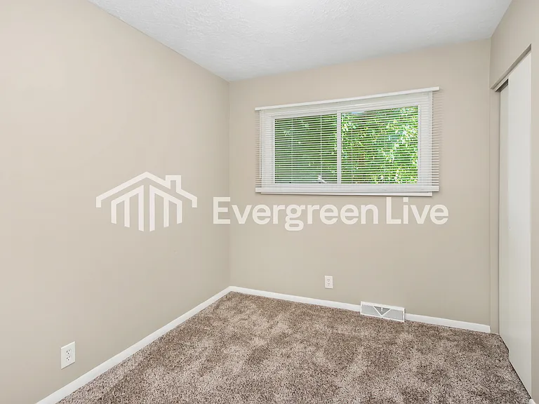 6632 W 13th St — Photo 10
