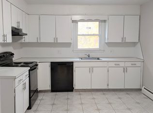 392 Woodtick Rd APT 2-R, Waterbury, CT 06705