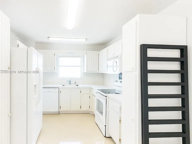2780 NE 183rd St #717 — Photo 9