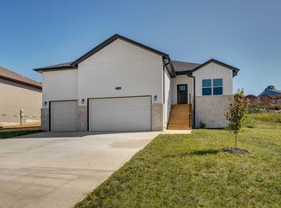 2116 N Bradbury Lane, Ozark, MO 65721