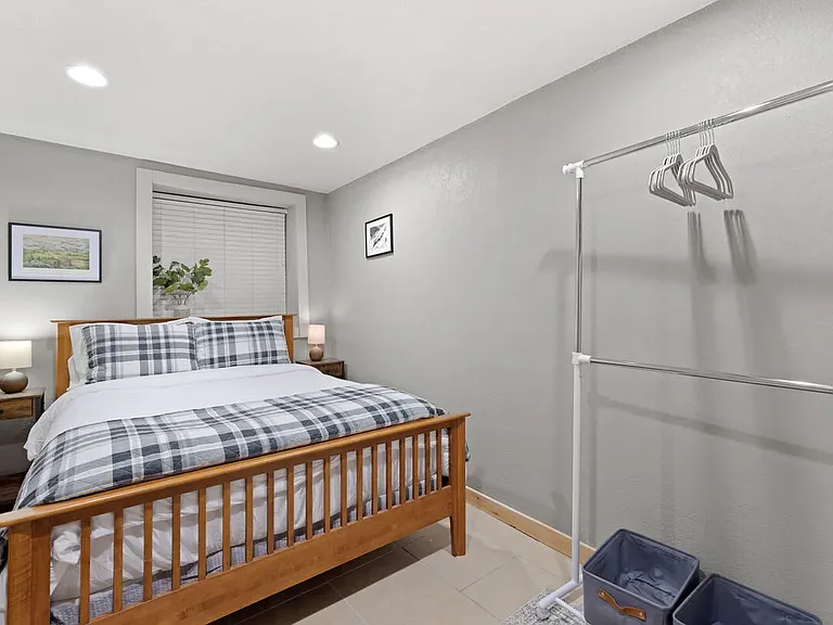 284 Moonridge Dr — Photo 6